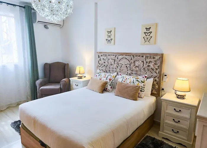 Househelen Apartment *